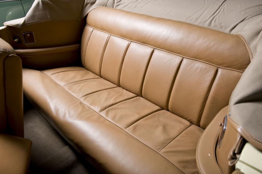  Lincoln Continental Cabriolet 1941 года  (фото 16 из 19)